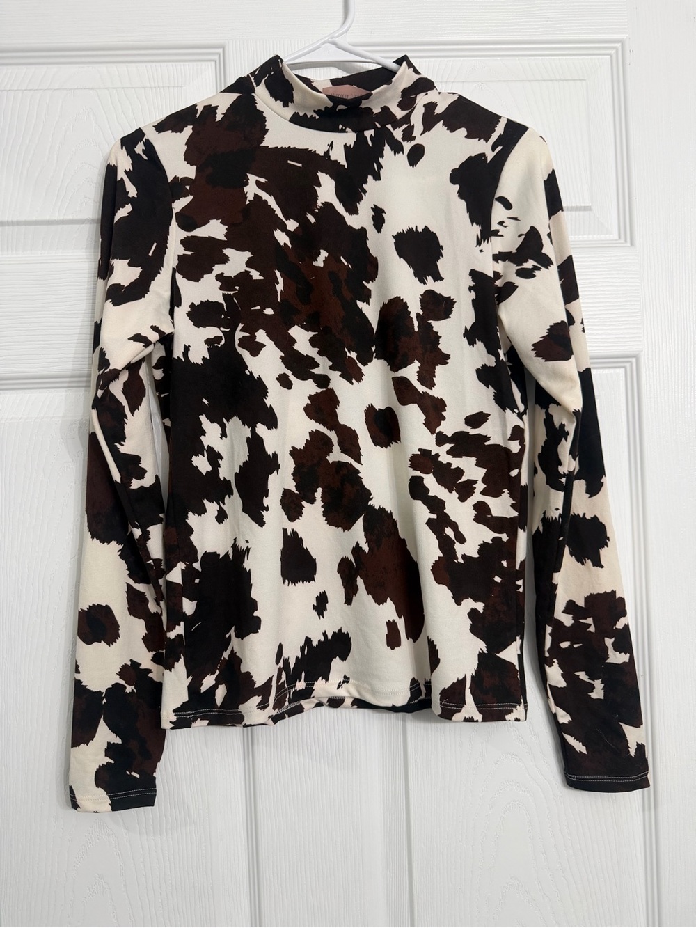 Cow-Print Long Sleeve Mock Neck Tee - Brown/Cream